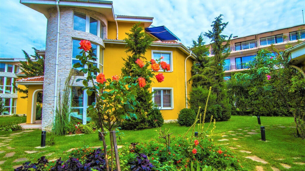 Blue Orange Beach Resort