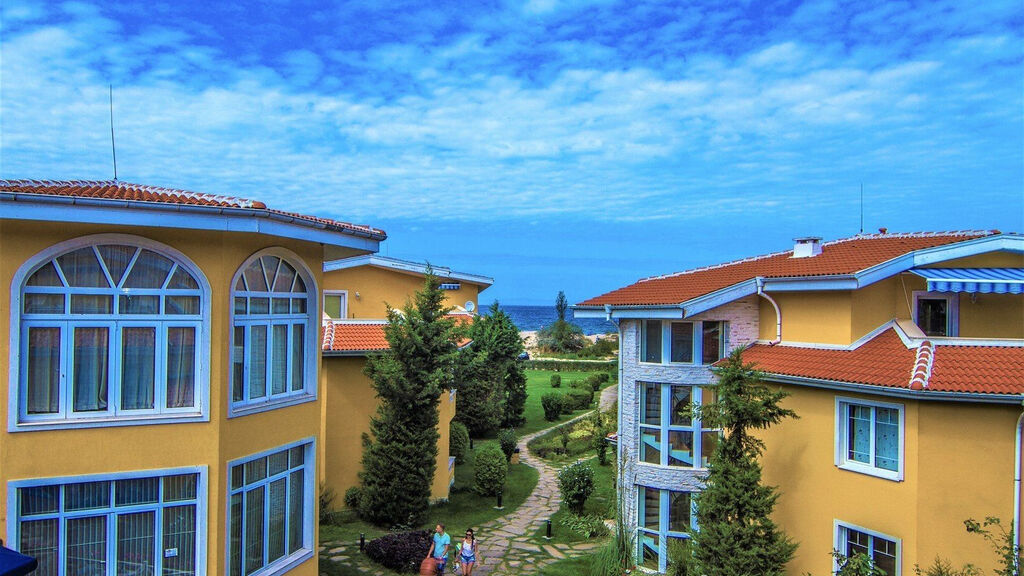 Blue Orange Beach Resort