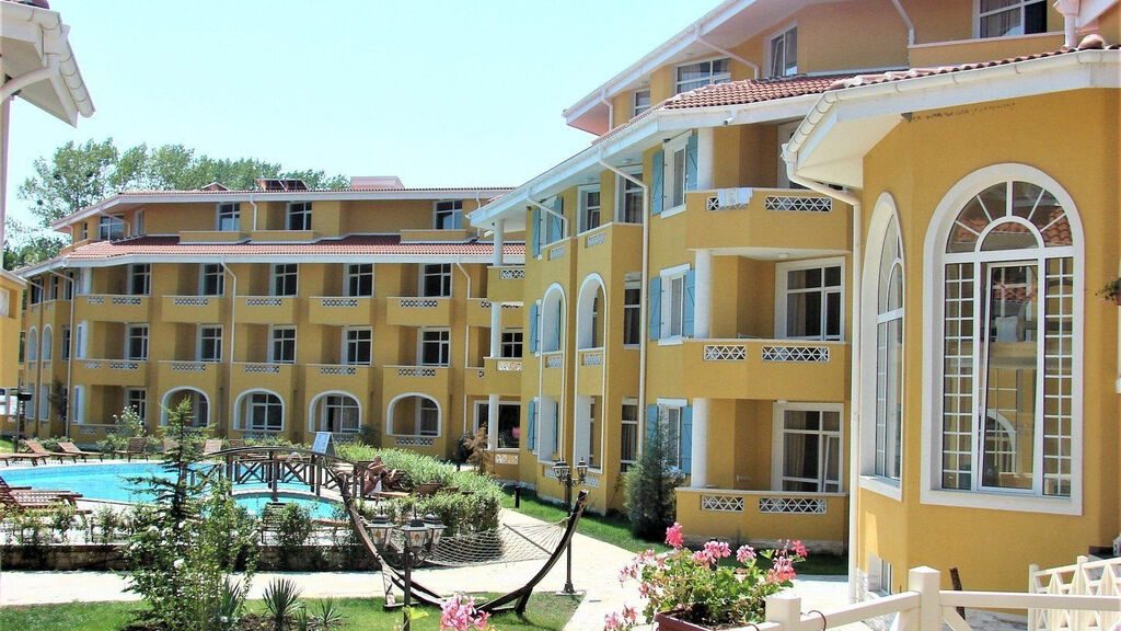 Blue Orange Beach Resort