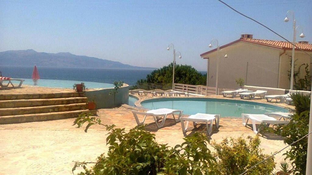 Bougainville Bay Resort