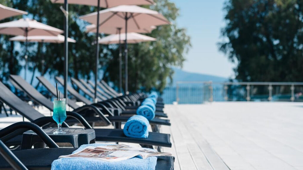 Calamos Beach Family Club