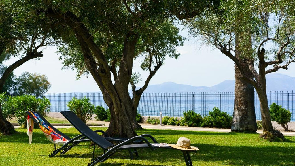 Calamos Beach Family Club