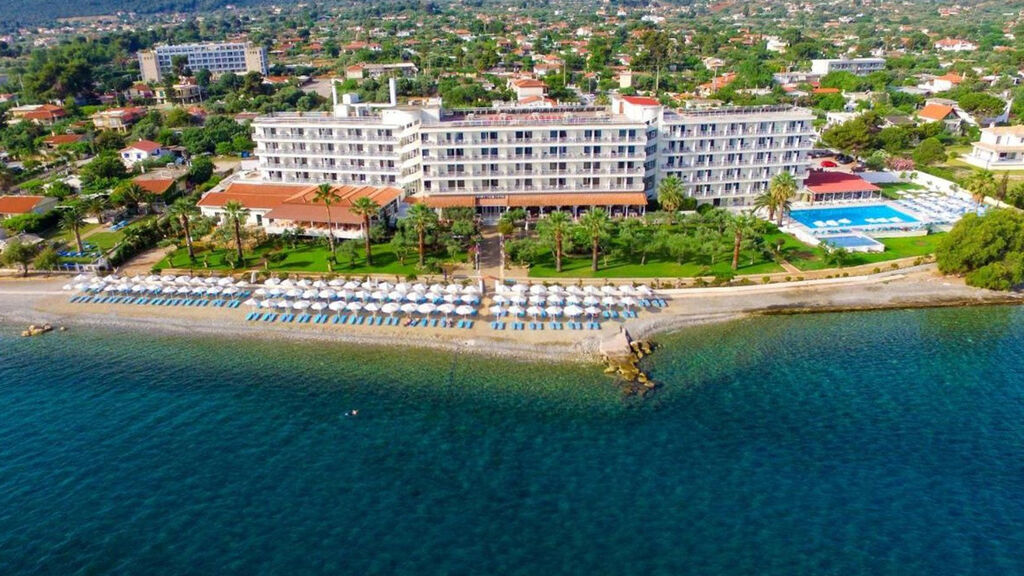 Calamos Beach Family Club