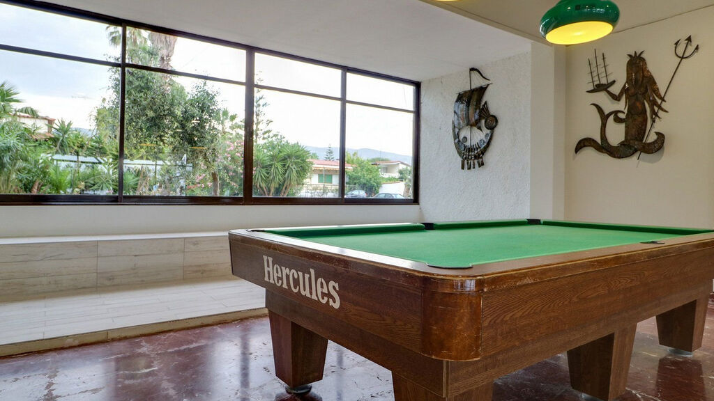 Calamos Beach Family Club