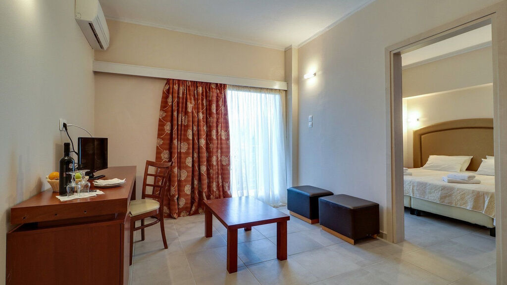 Calamos Beach Family Club