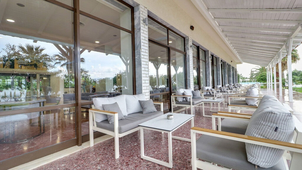 Calamos Beach Family Club