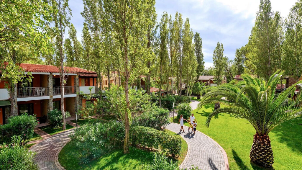 Calaserena Village