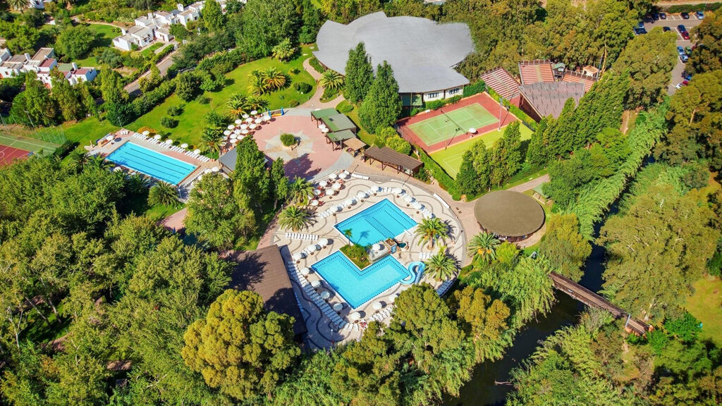 Calaserena Village