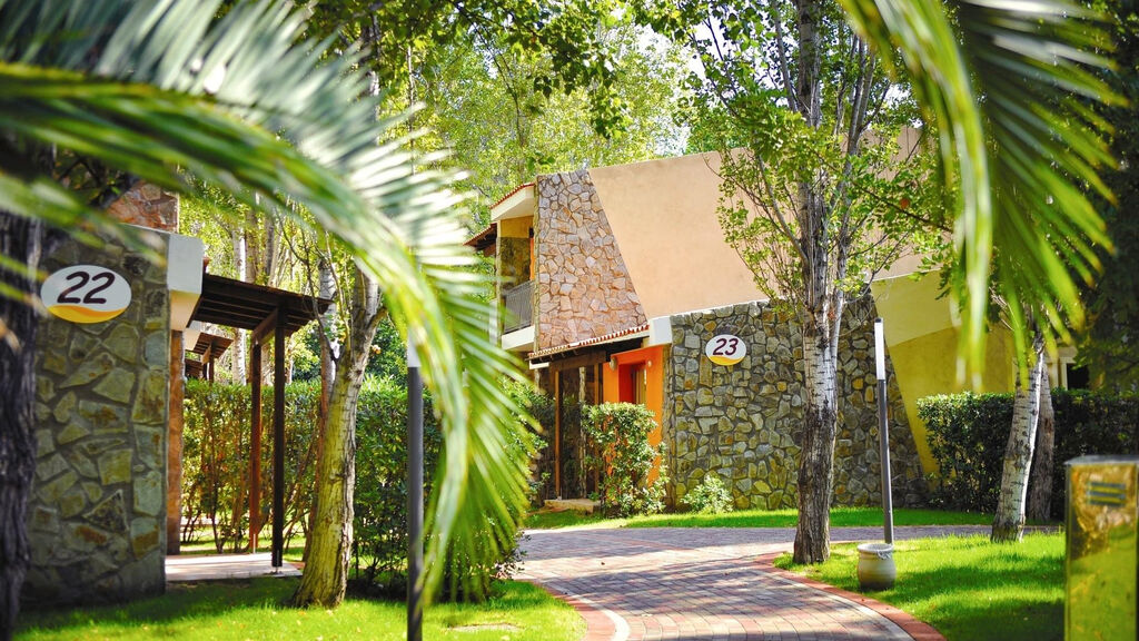 Calaserena Village