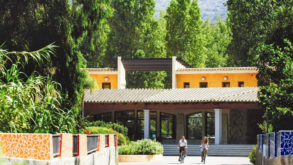 Calaserena Village