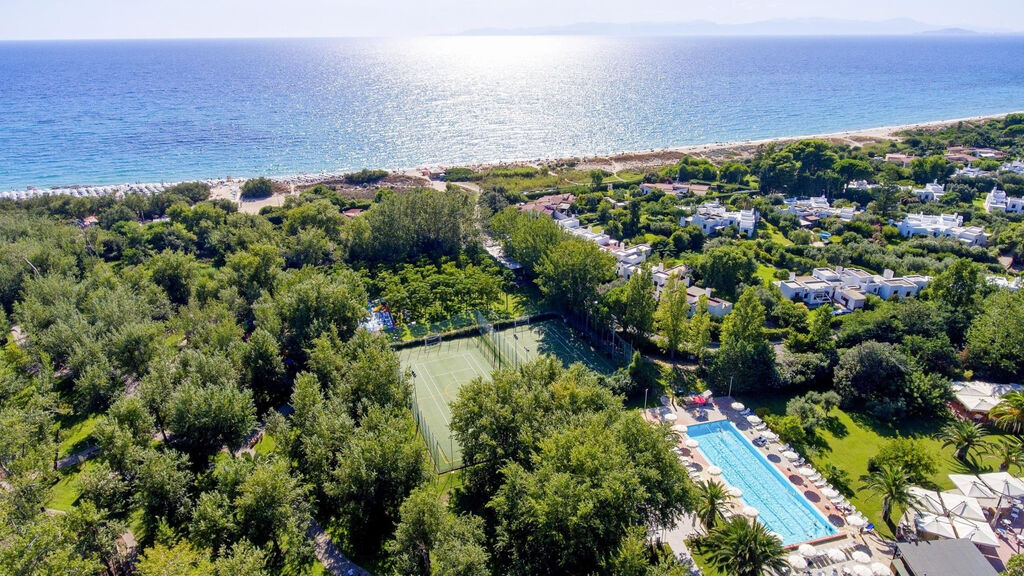 Calaserena Village