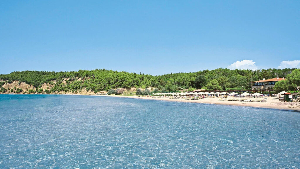 Simantro Beach