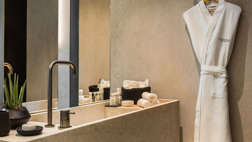 Canale Hotel & Suites