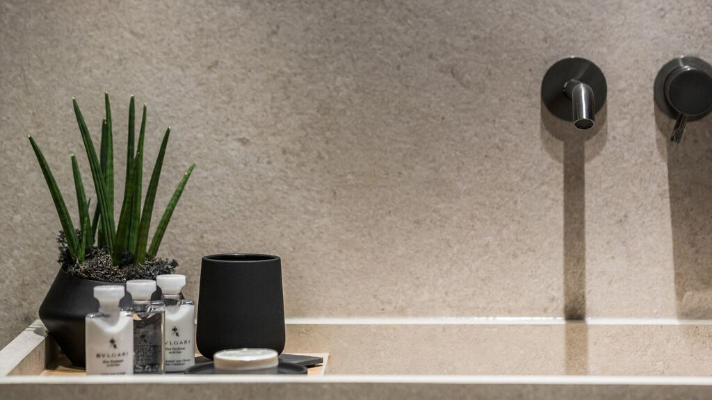 Canale Hotel & Suites