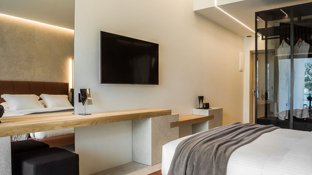 Canale Hotel & Suites