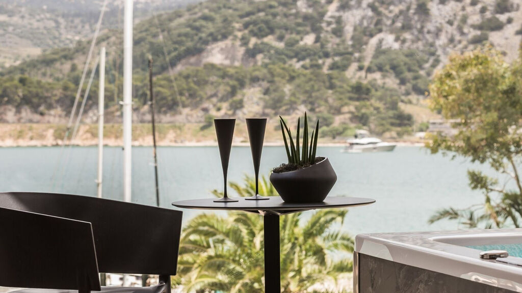 Canale Hotel & Suites