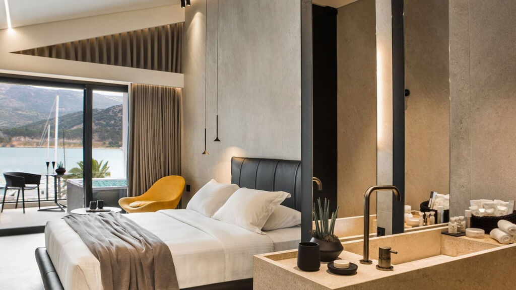 Canale Hotel & Suites