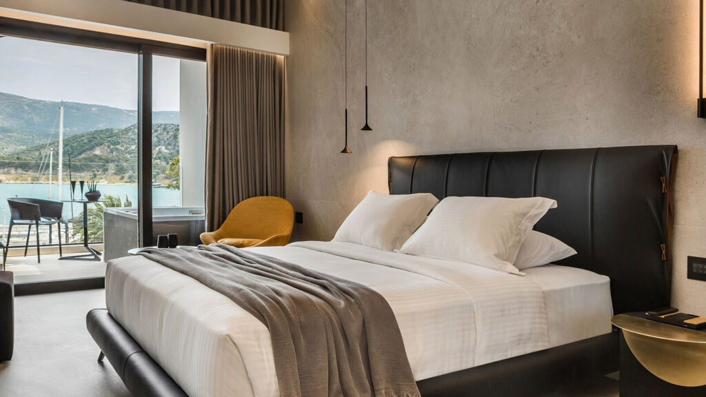 Canale Hotel & Suites