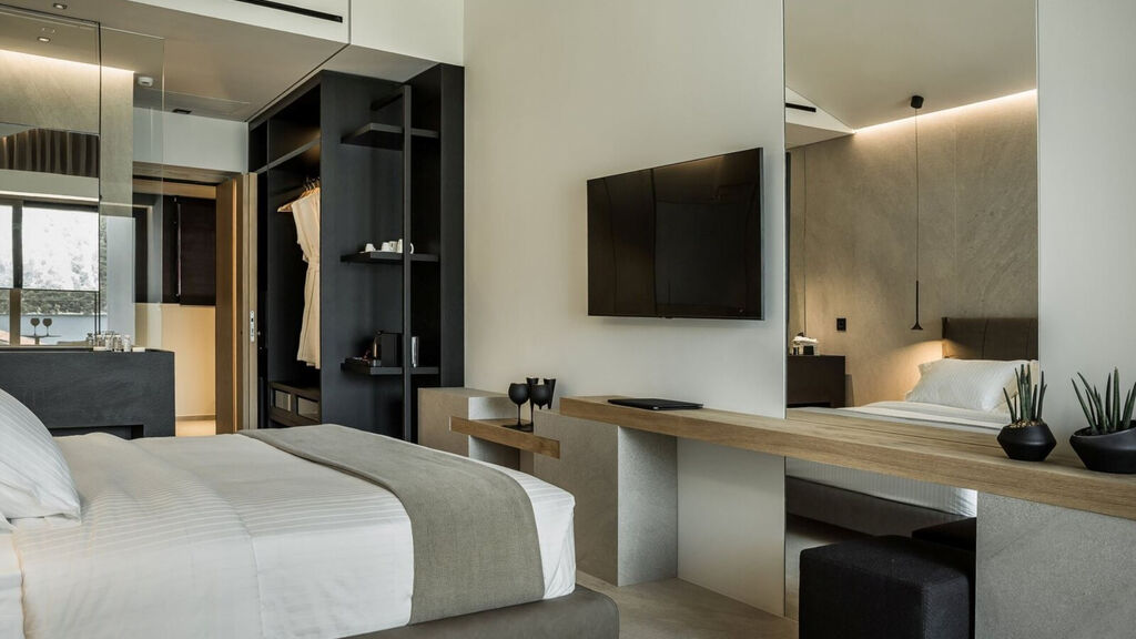 Canale Hotel & Suites