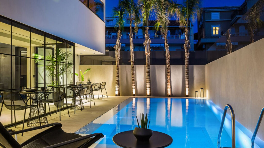 Canale Hotel & Suites