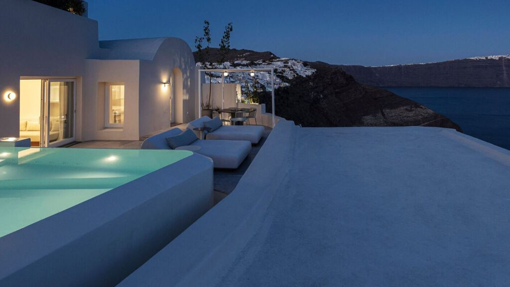 Canaves Oia Suites