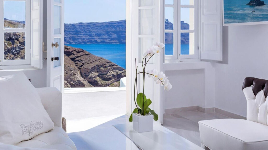 Canaves Oia Suites