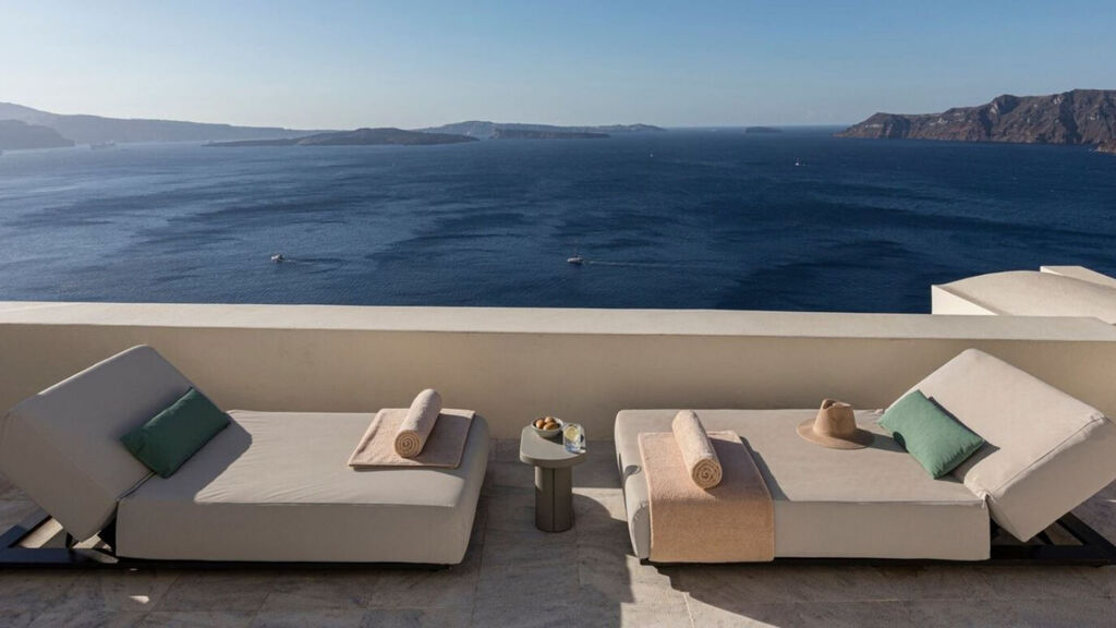 Canaves Oia Suites