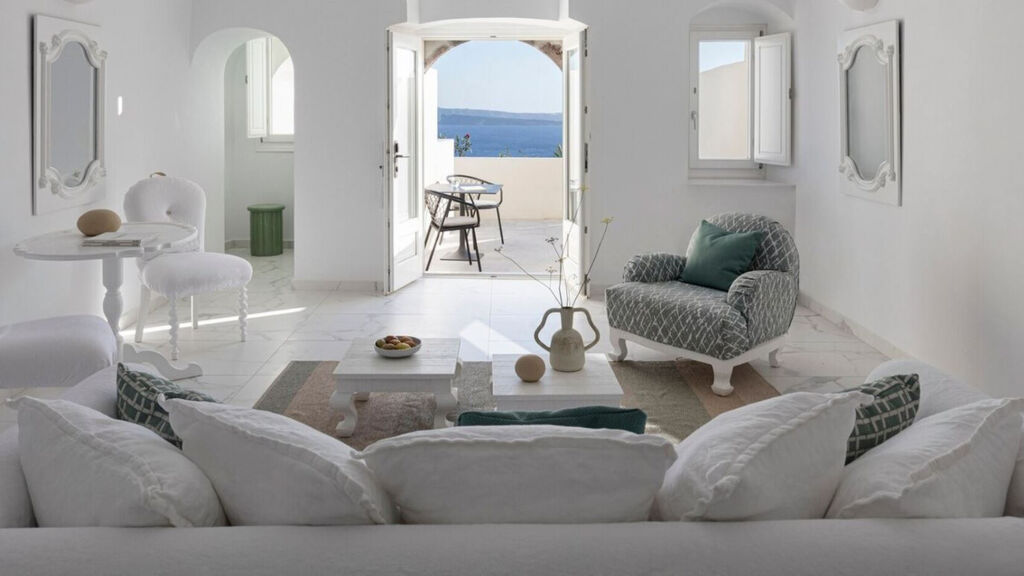 Canaves Oia Suites