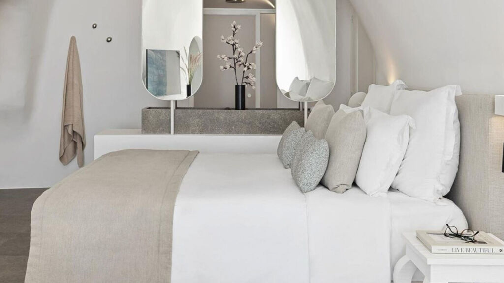 Canaves Oia Suites