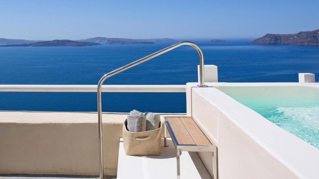 Canaves Oia Suites