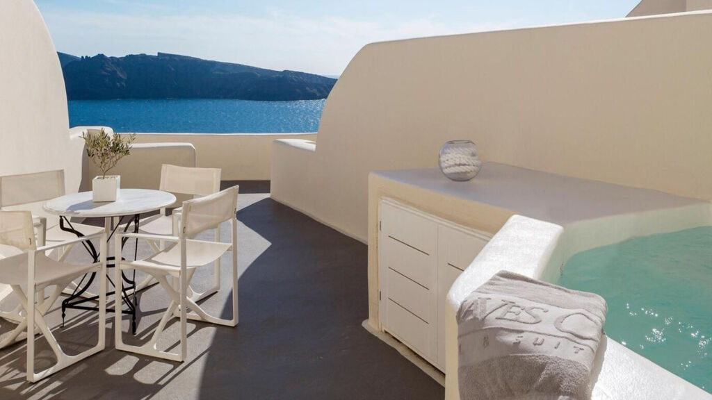 Canaves Oia Suites