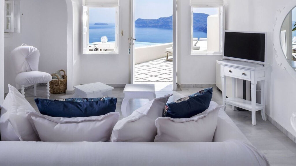 Canaves Oia Suites