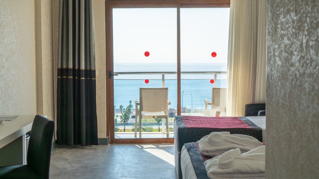 Casa Fora Beach Resort