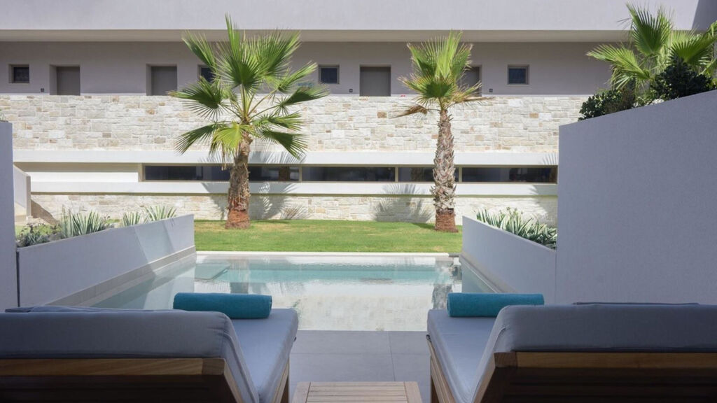 Castello Boutique Suites By The Sea