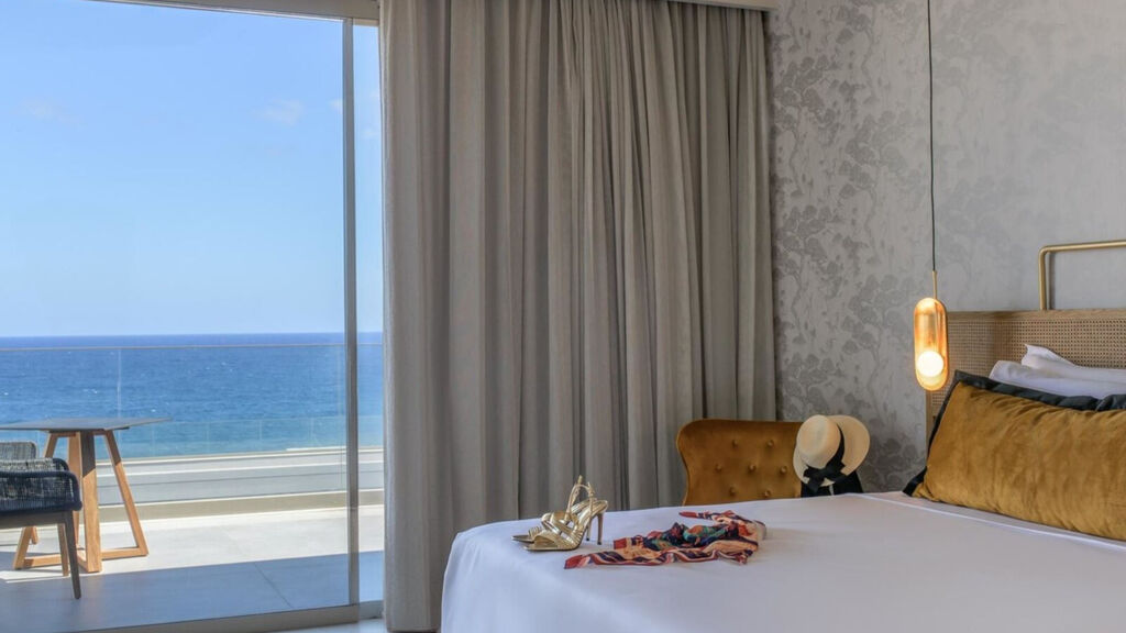 Castello Boutique Suites By The Sea