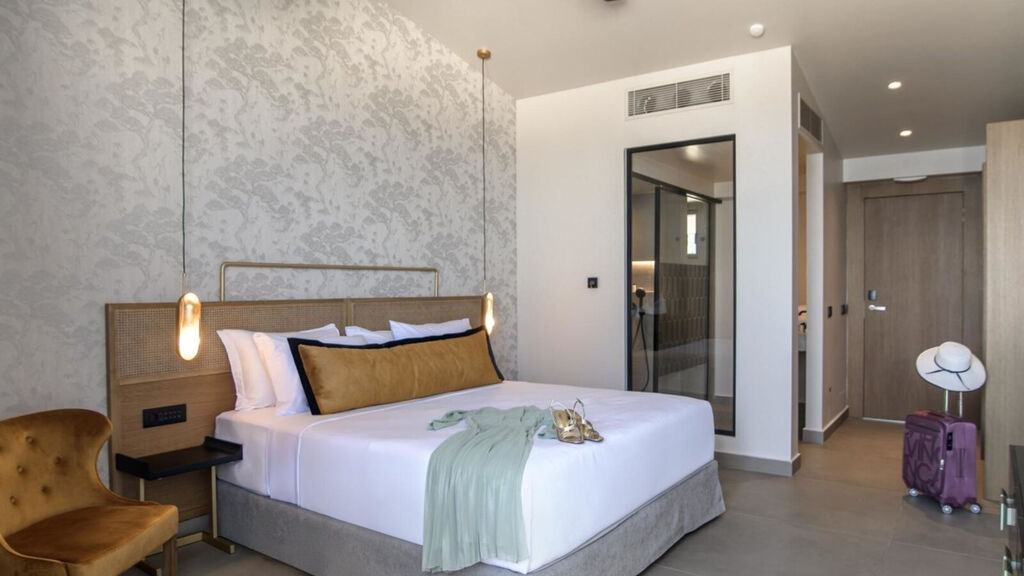 Castello Boutique Suites By The Sea