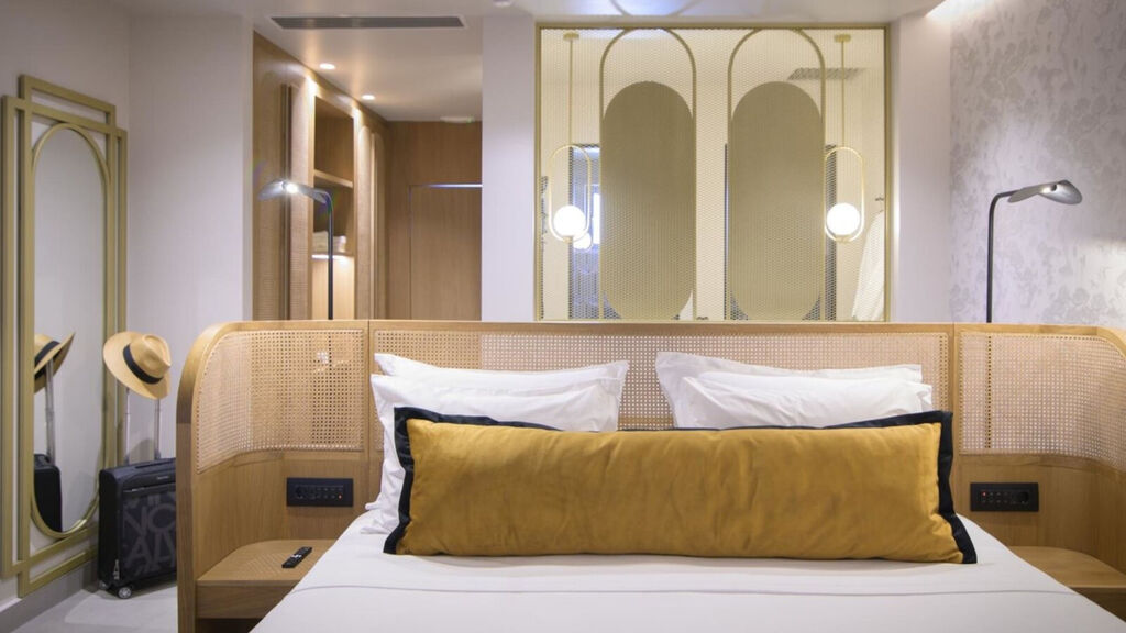 Castello Boutique Suites By The Sea