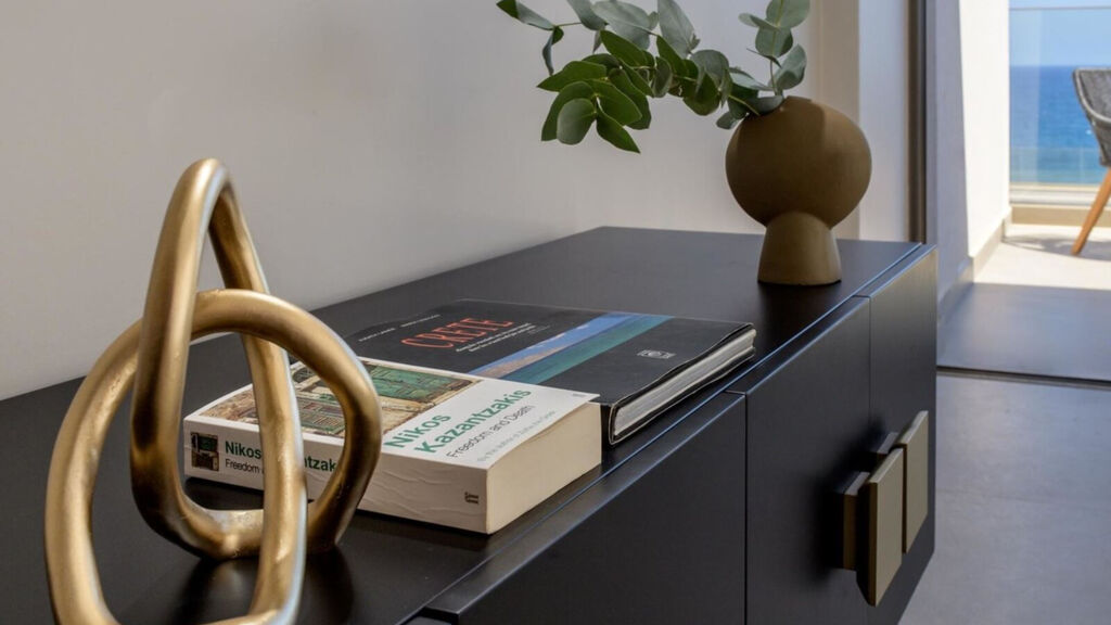 Castello Boutique Suites By The Sea