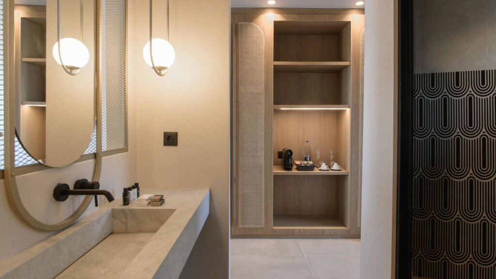 Castello Boutique Suites By The Sea