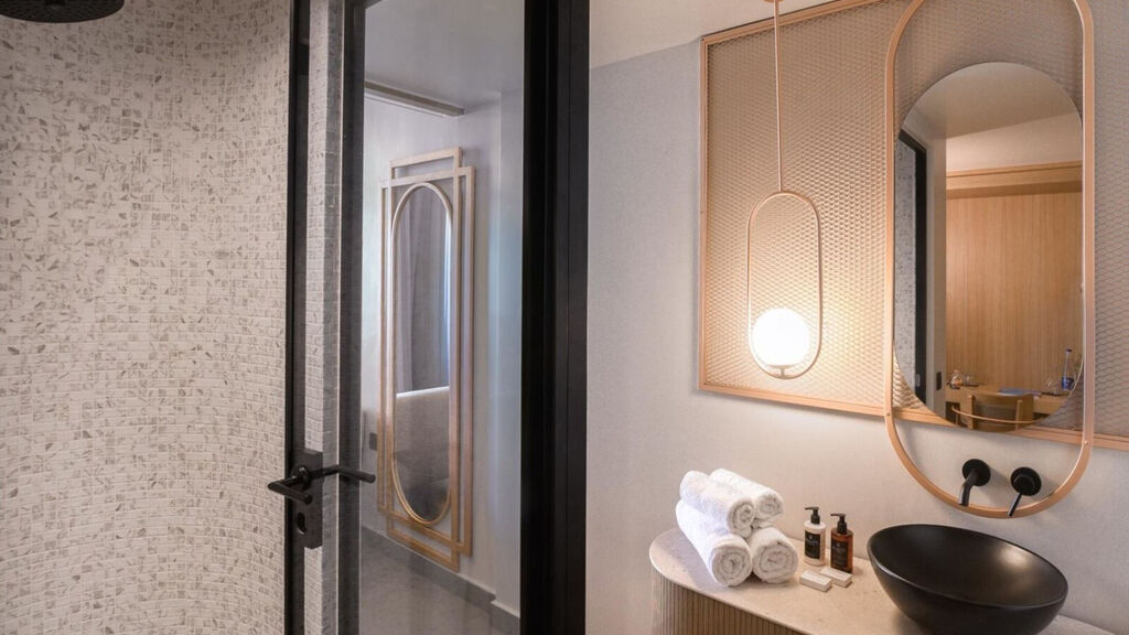 Castello Boutique Suites By The Sea