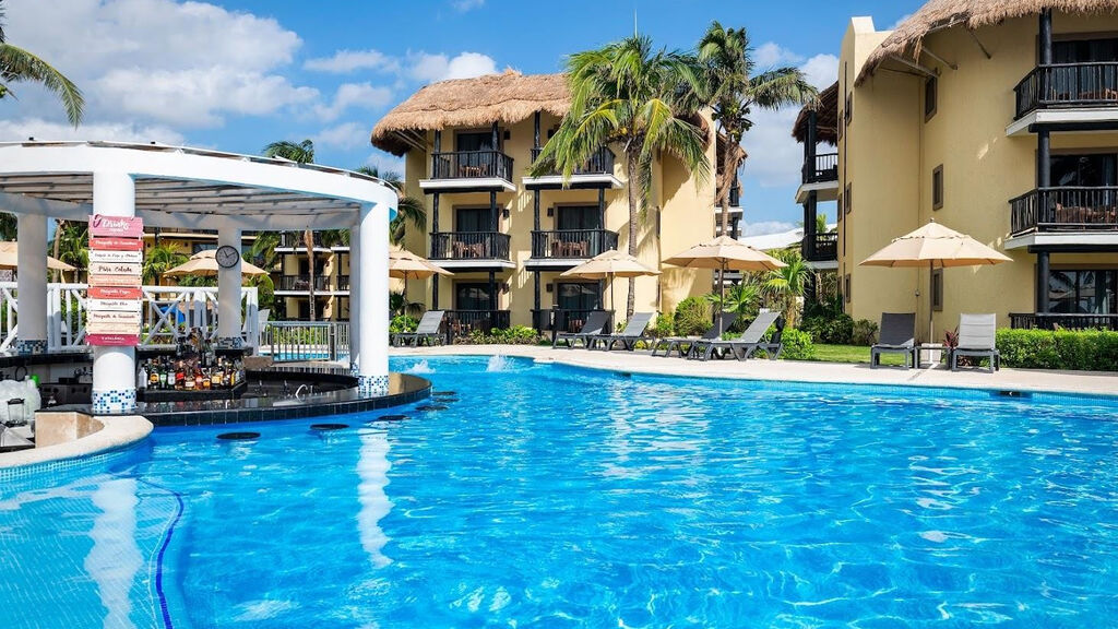 Catalonia Yucatán Beach