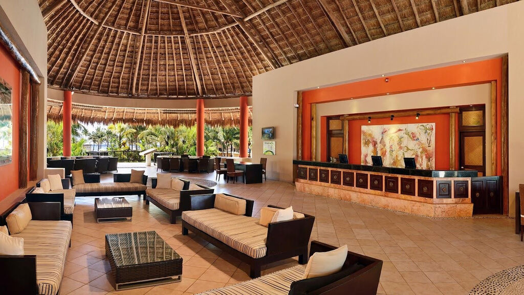 Catalonia Yucatán Beach