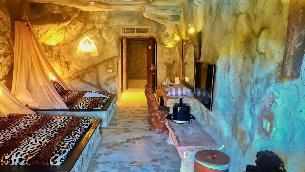 Caves Beach Resort