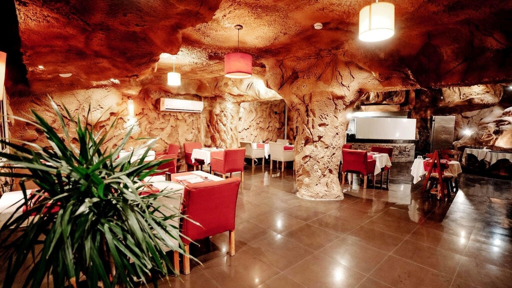 Caves Beach Resort