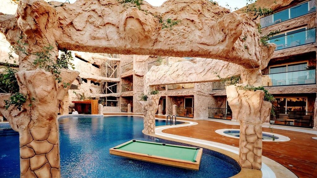 Caves Beach Resort