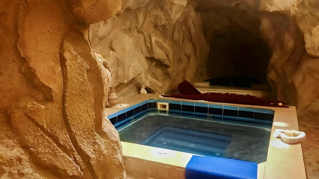 Caves Beach Resort