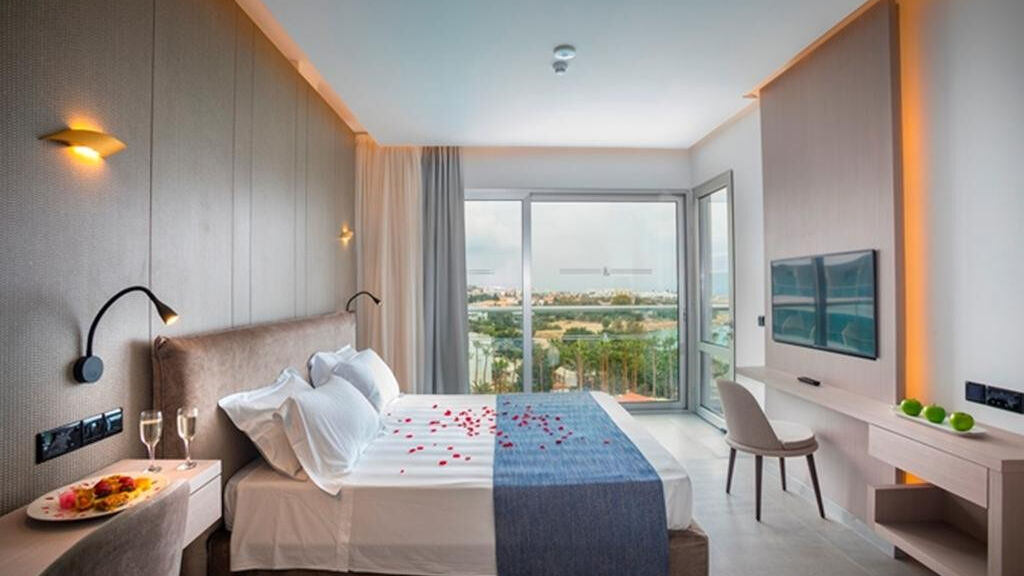 Cavo Maris Beach