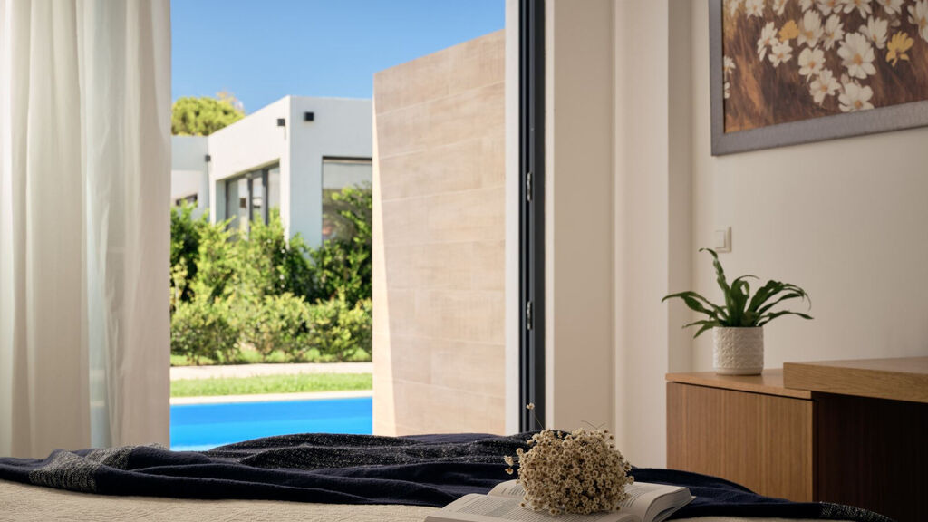 Cavo Orient Beach Hotel & Suites