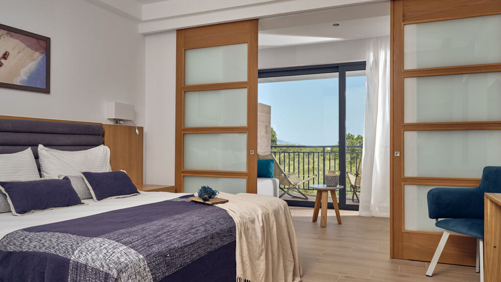 Cavo Orient Beach Hotel & Suites