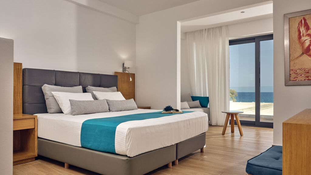 Cavo Orient Beach Hotel & Suites